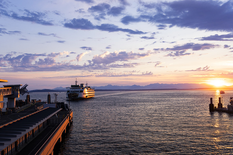 Picture of Seattle waterfront at sunset